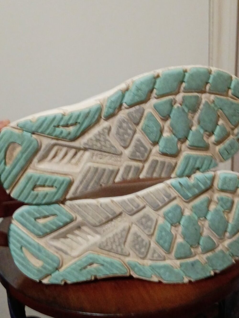 Hoka One One Arahi 7 Vanilla Cream Orange Running Shoes Women's Size 11D - Picture 3 of 13